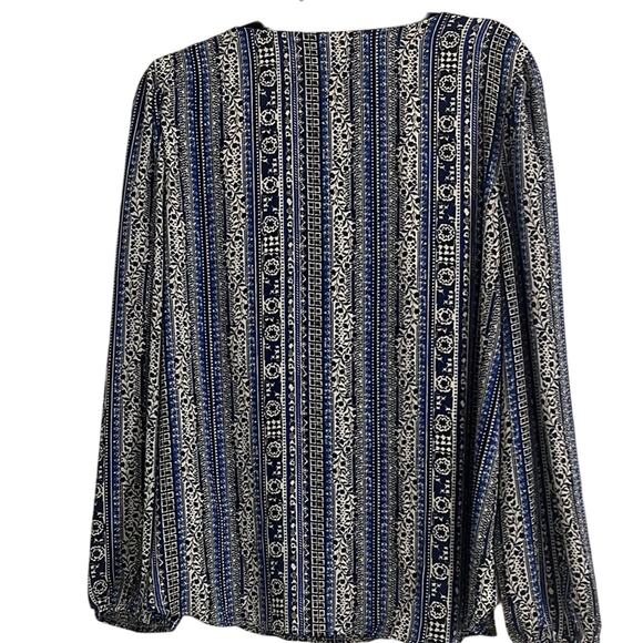 LOFT Women's Blue and White Patterned Top Blouse - Size XL - Picture 4 of 4